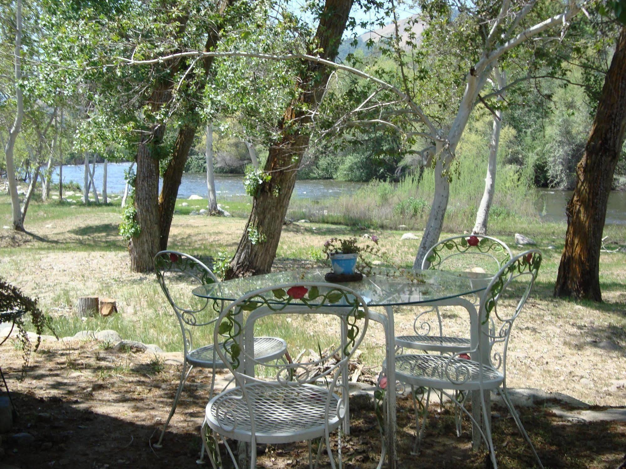 Sequoia Riverfront Cabins Three Rivers Kültér fotó